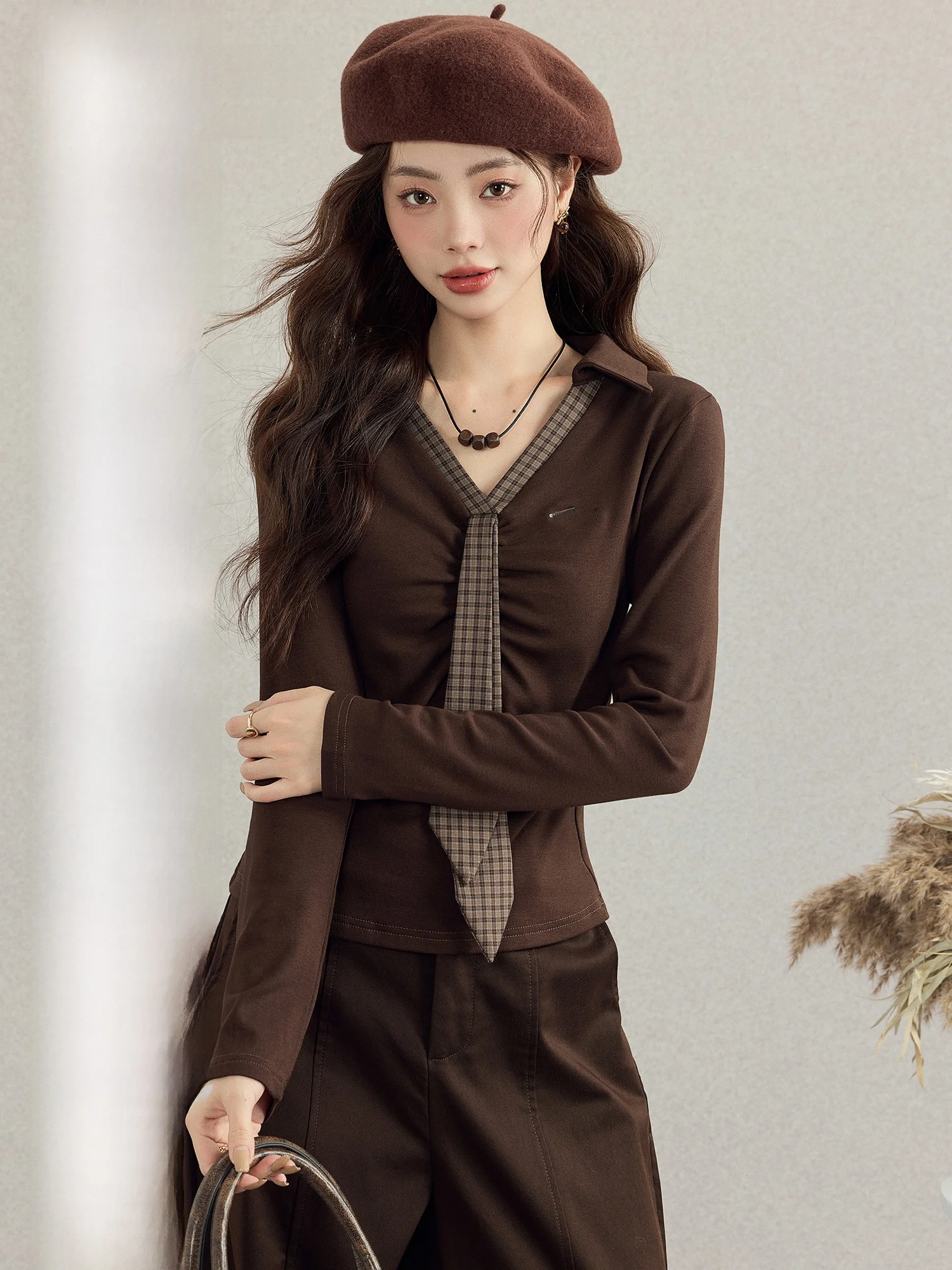 

Meng Xiaoqi Korean Retro Sle V-ne Color Blo T-irt Women's Autumn Design Sense Bow Base irt Fce-lined Long Sve