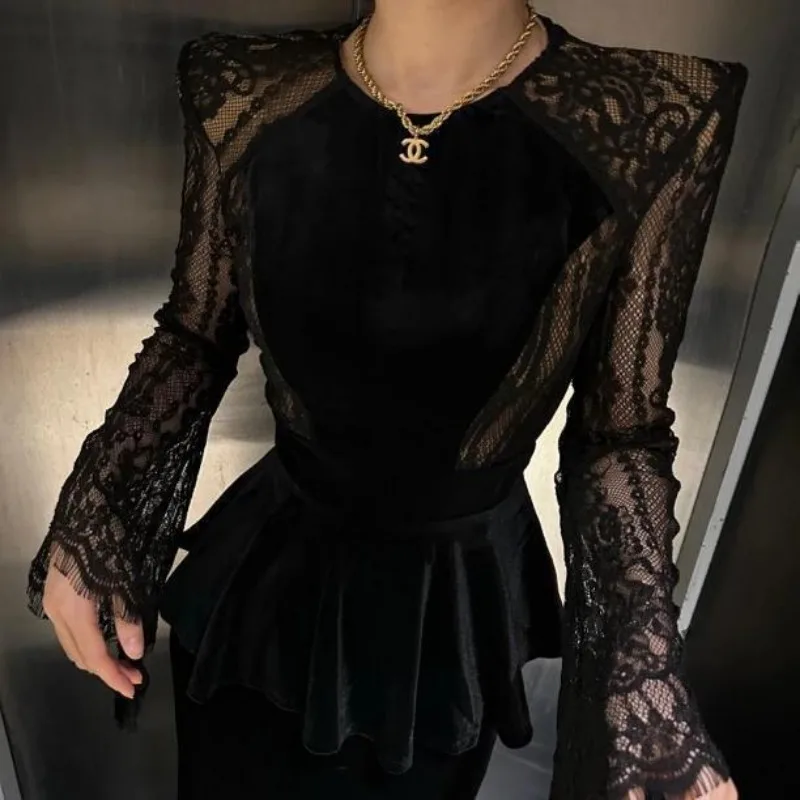 

Stylish Lace Hollow Round Neck Long-sleeved Shirt for Women 2025 Autumn New Slim Fit Top