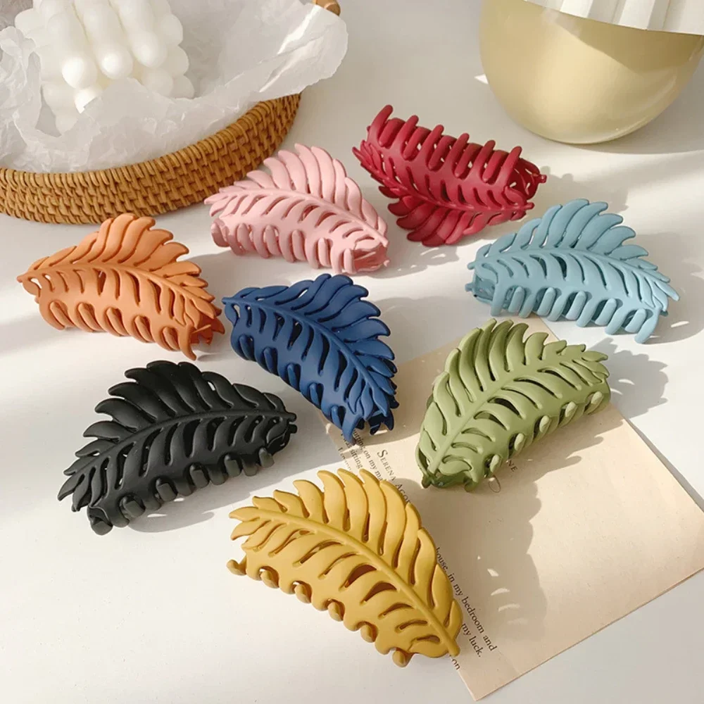 Fashion Leaf Shape Solid Color Hair Claw for Women Frosted Grab Clip Bun Hair Accessories Styling Tool Female All-Match Hairpin