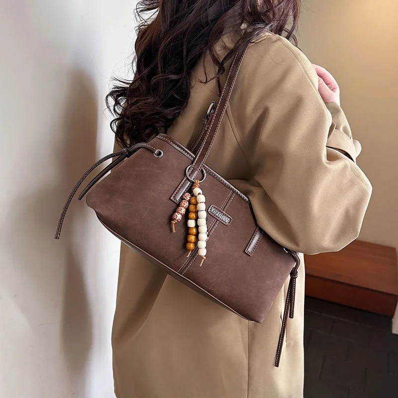 

Винтажная классическая кожаная сумка в минималистском стиле, однотонная, большая вместимость и деловой отдых