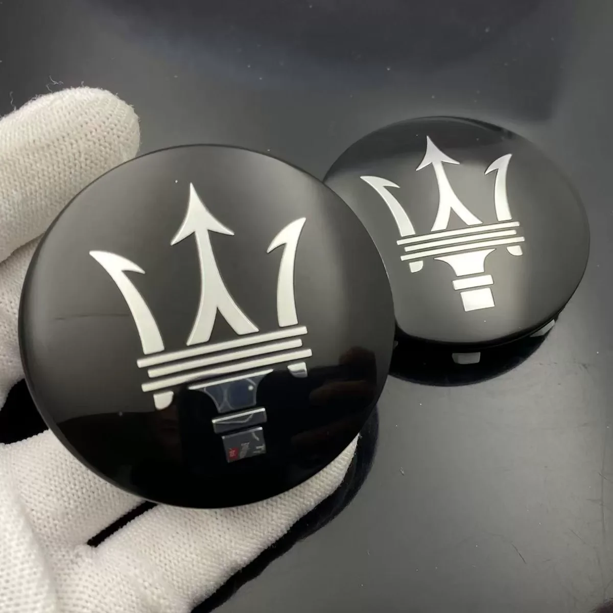Pegatinas de 65 mm para tapas centrales de rueda con emblema de coche, cubiertas de llanta para Maserati Granturismo Ghibli Levante Trofeo Coupé Quattroporte