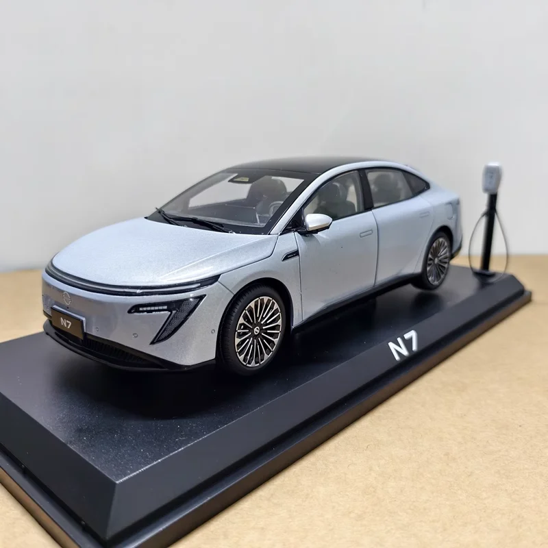 

Diecast 1:18 Scale Original Factory Dongfeng NISSAN N7 2025 Nissan Alloy Car Model Collectible Toy Gift Souvenir Display