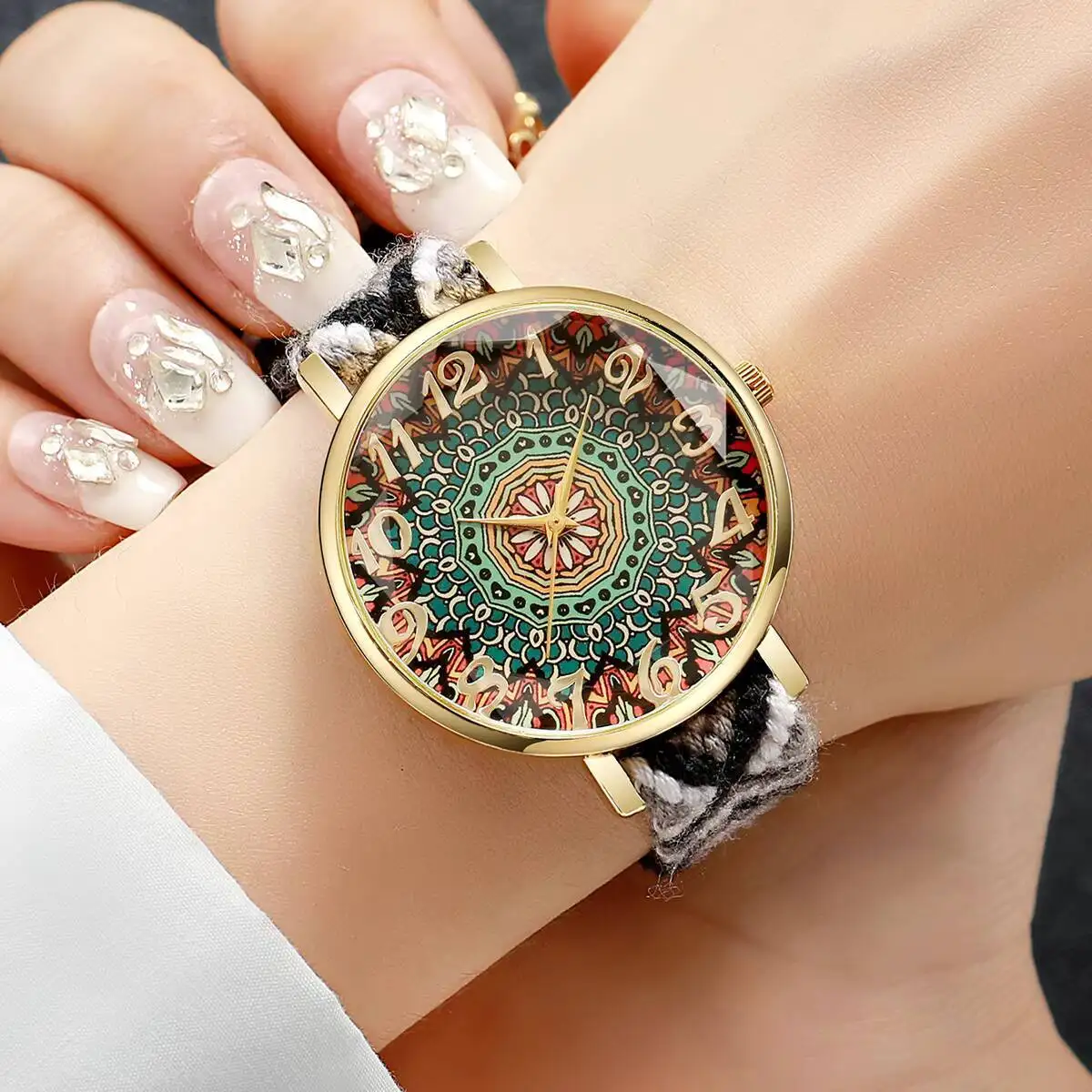 ساعات نسائية عصرية عتيقة بحزام منسوج ساعة يد كوارتز للسيدات Reloj Mujer (بدون صندوق)