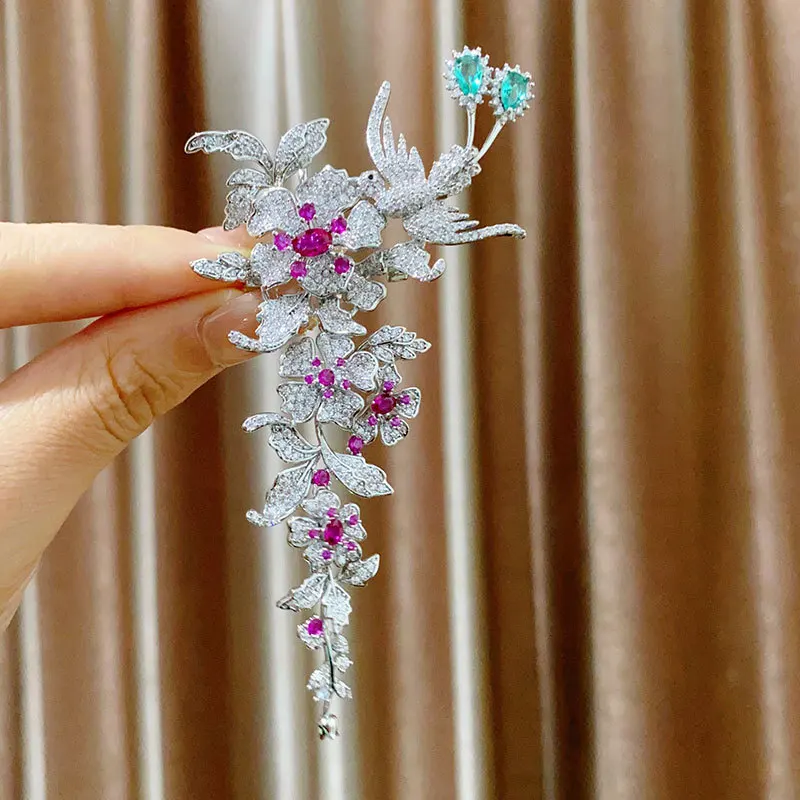 Winter New Elegant Magpie Tassel Flower Women's Brooch Light Luxury Micro-inlaid Zircon Insect High-end Design Accessories Pins