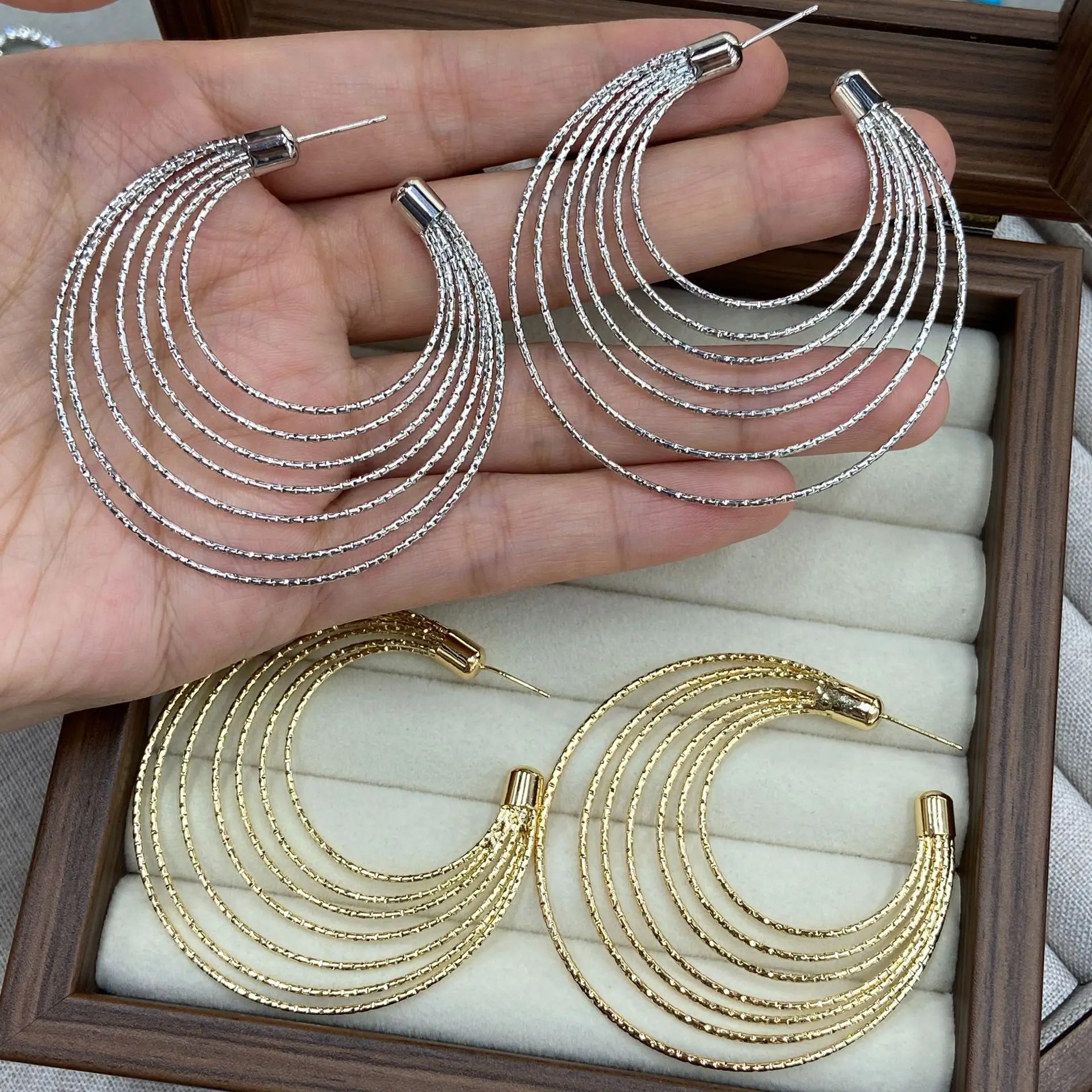 Multi-Layer C Shape Hoop Earrings Geometric Metal Texture Open Circle Stud Earrings Elegant Versatile Women Jewelry