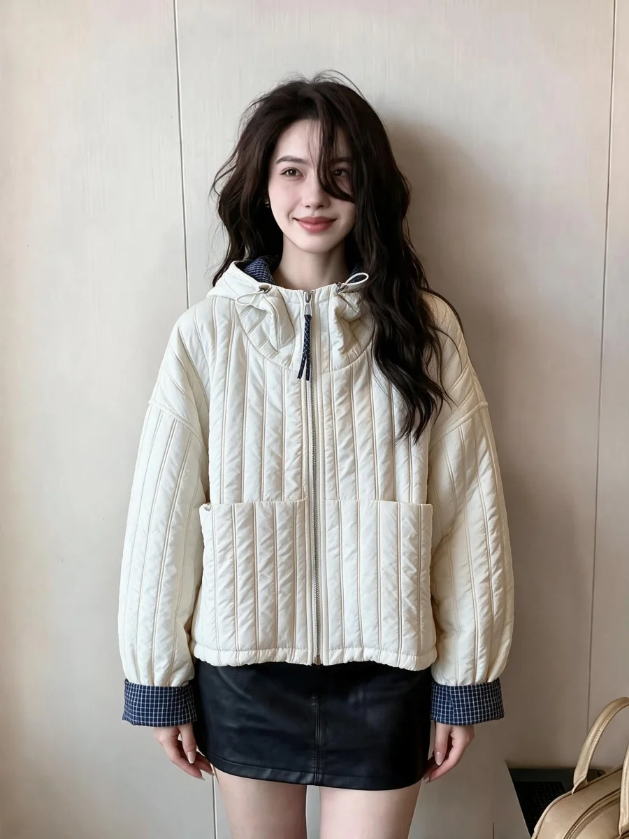 Young Stylish Short Lightweight Cotton Jacket Women's Loose Fit Autumn Winter Polyester Fabric Zipper Closure Casual Wear