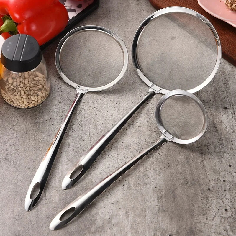 1Pc Filter Oil Skimmer Frying Pan Less Oil Spoon Oil Filter in Stainless Steel Hot Pot Spoon Filter Spoon Strainer Kitchen Tools