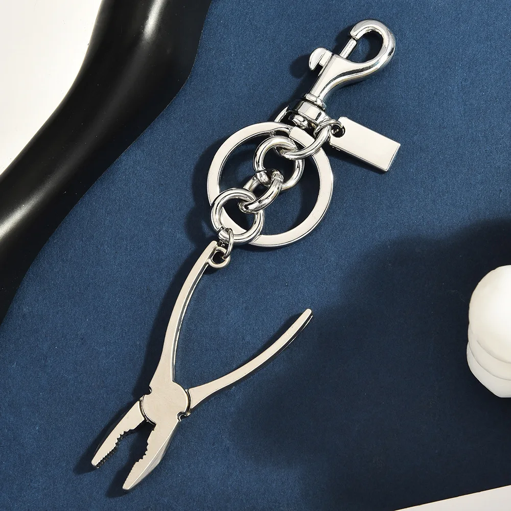 Simulation Tool Modeling Car Keychain Buckle Metal Texture Hardware Bag Pendant Personalized Decoration