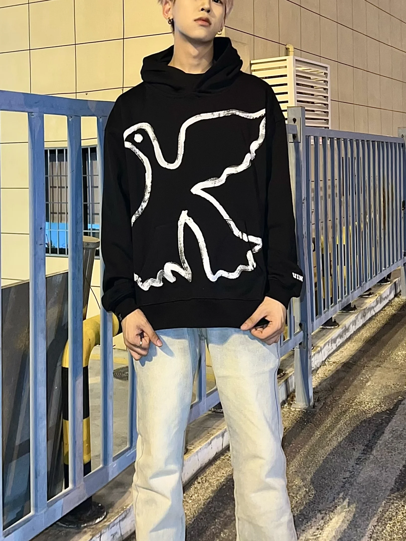 

Худи Vinkid Cloud Ladder Peace с принтом ручной работы, свободного кроя, в американском уличном стиле, из чистого хлопка, молодежный тренд, малый размер