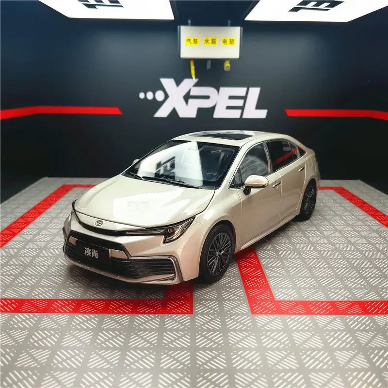 Modelo de coche fundido a presión 1/18 2021, modelo de coche de aleación Toyota Levin, vehículo de juguete para niños, colección de exhibición, caja Original
