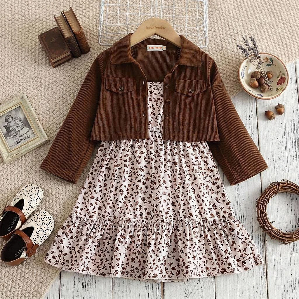 Herbst- und Wintermode: Kaffeefarbene Jacke mit Kragen und einreihiger Knopfleiste + geblümtes Trägerkleid, zweiteiliges Set für Mädchen 3-7 Jahre