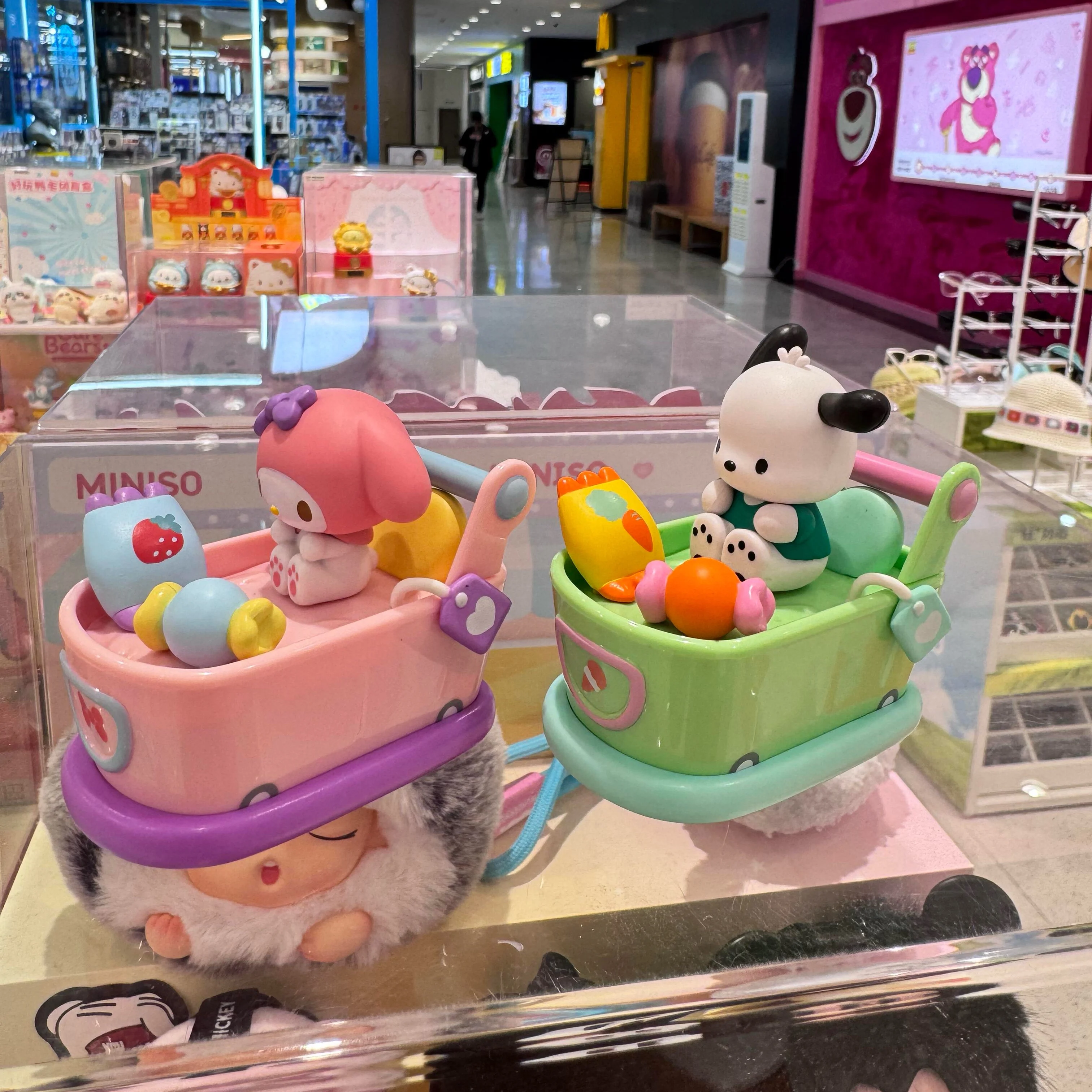 Genuino Sanrio familia aperitivos parachoques serie de coches caja ciega juguetes de moda adornos figura regalos juguetes de escritorio lindo kulomi hello kitty