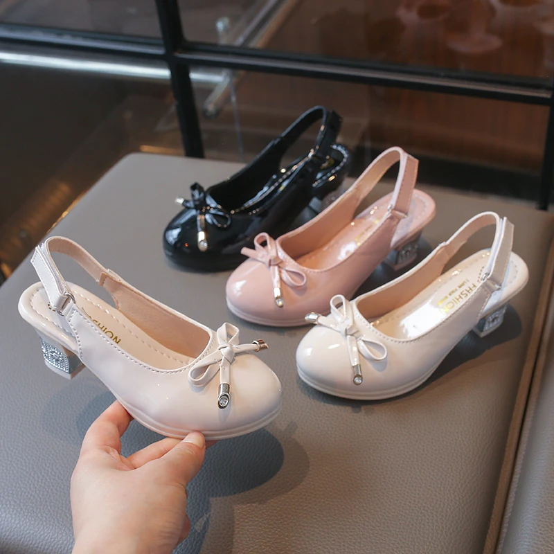 

Fashion Girls Leather Shoes Autumn Bowtie Sandals 2026 New Children Shoes High Heels Princess Sweet Sandals For Girls