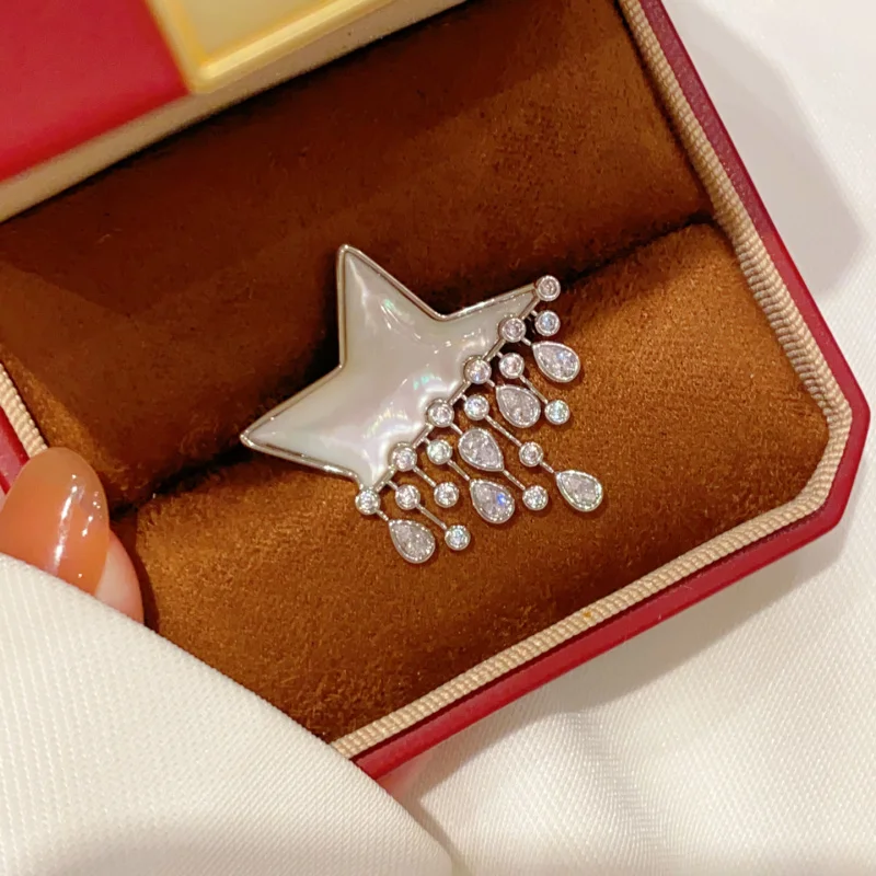 French-style elegant natural freshwater pearl star and raindrop brooch, elegant and classy suit jacket pin