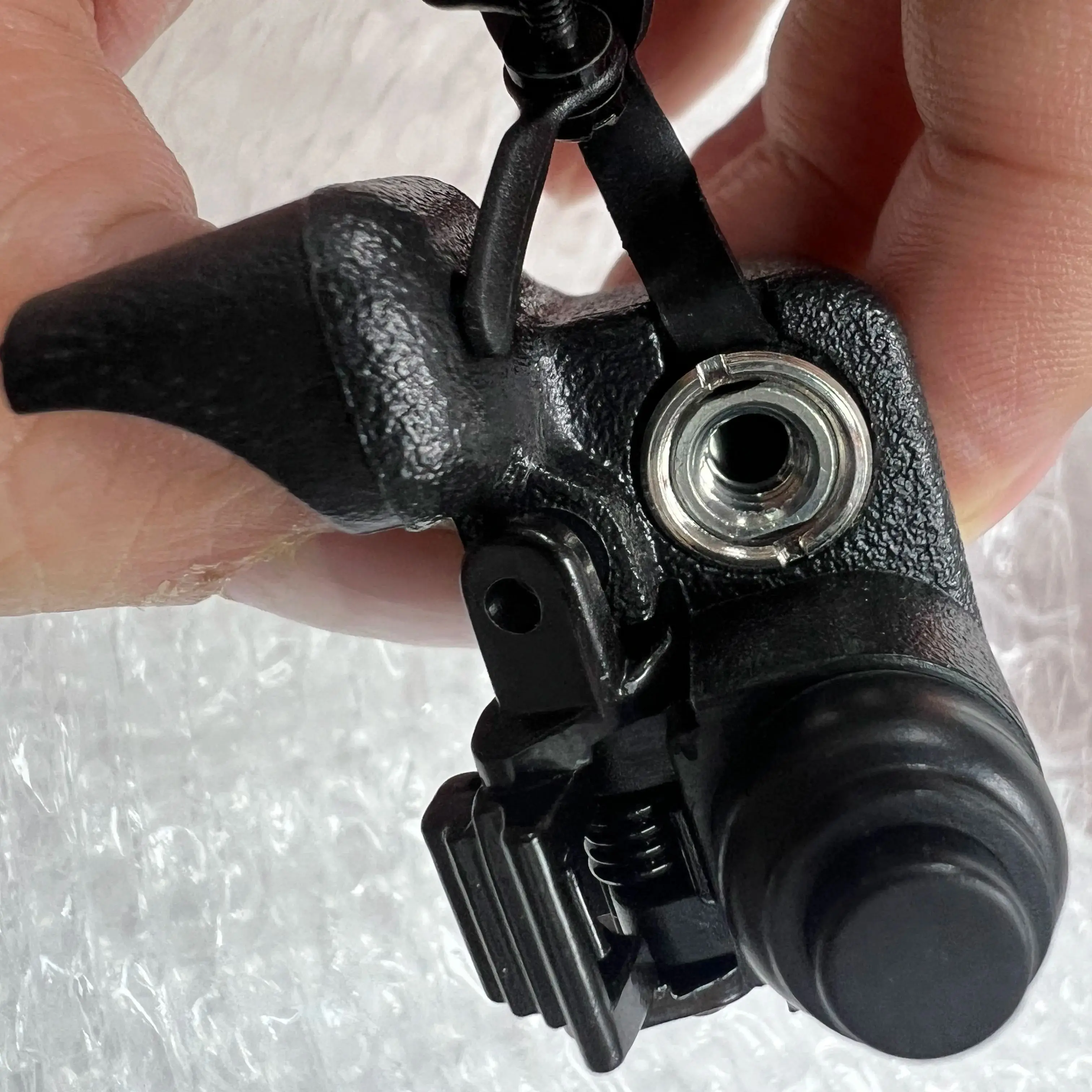 

Audio Adaptor for Motorola Radio XTS-5000 XTS-3500 XTS-3000 MTS2000 HT-1000 MTX838 MTX8000 BDN6676, BDN6676D to 3.5mm Jack