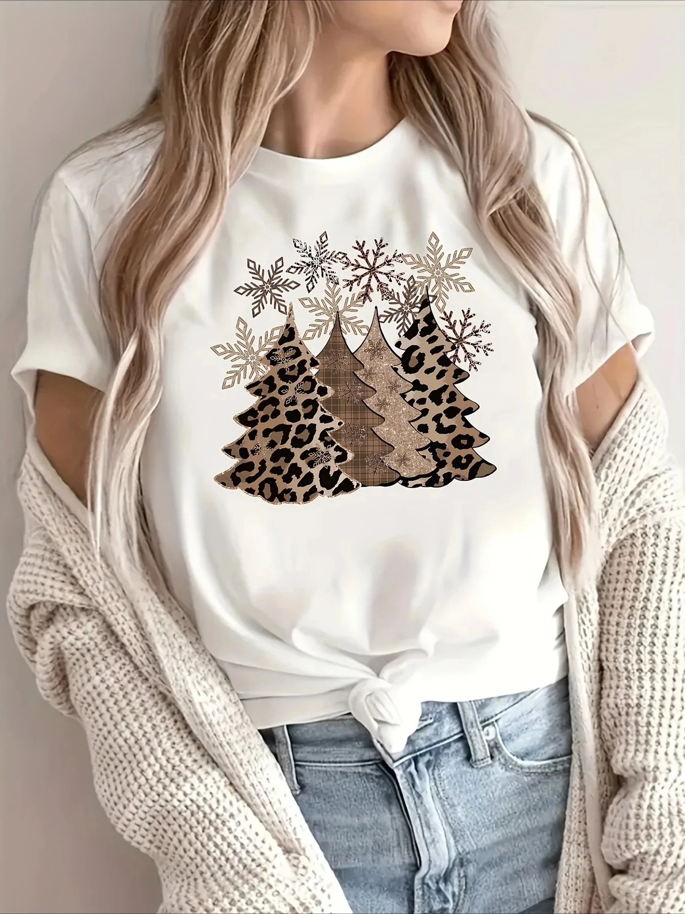 

2026 Christmas Leopard Tree Print Crew Neck O-Neck T-Shirt Harajuku Casual Streetwear Short Sleeve Top Women's Funny Clothing