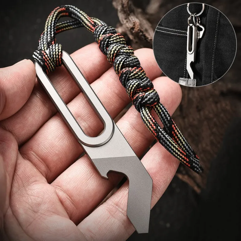 

Многофункциональный инструмент из титанового сплава, портативная открывалка для бутылок, оборудование для кемпинга на открытом воздухе, подарок для мужчин, брелок, кулон