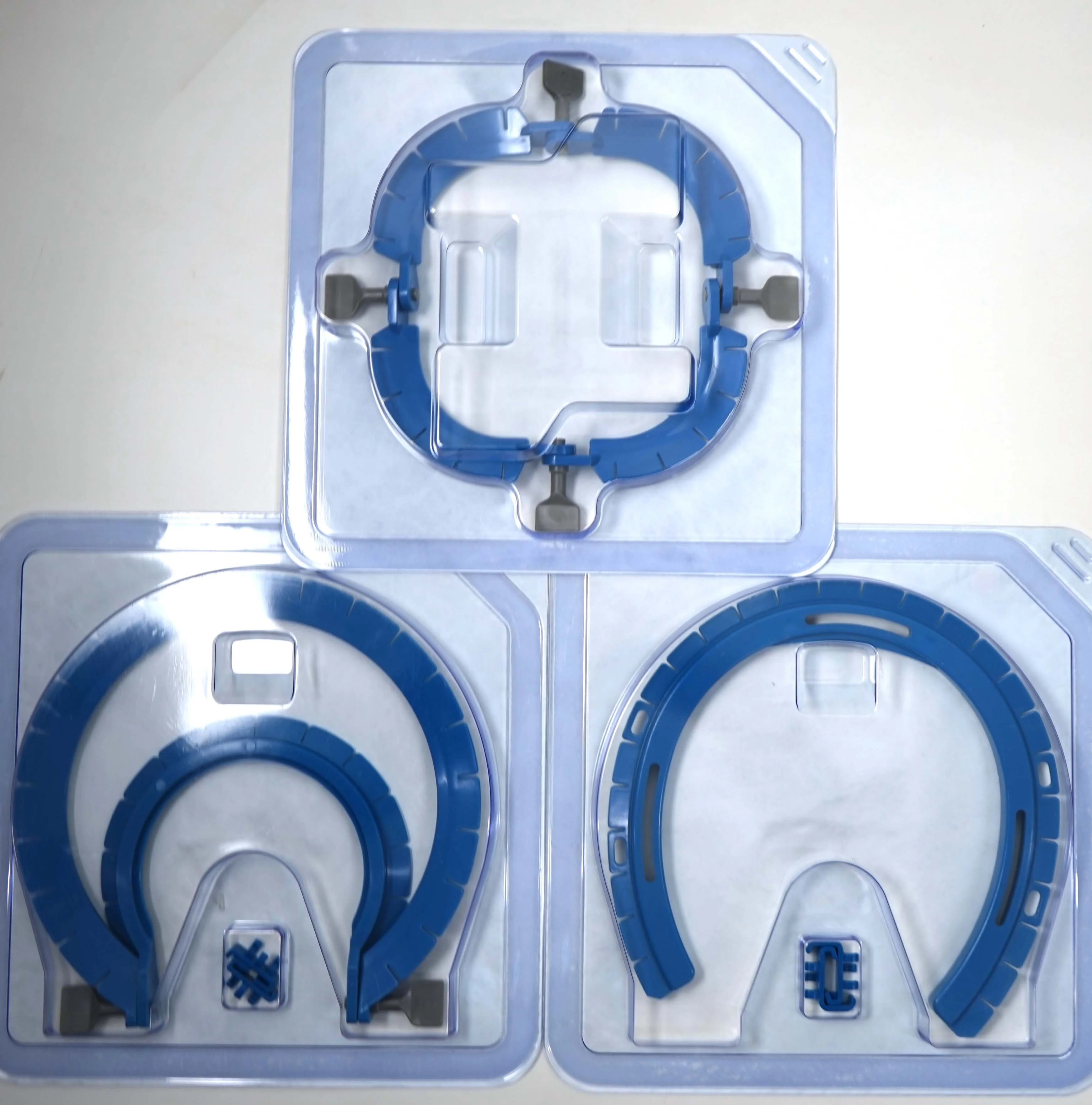 Sterilized Self-retaining Ring Retractor  by Factory