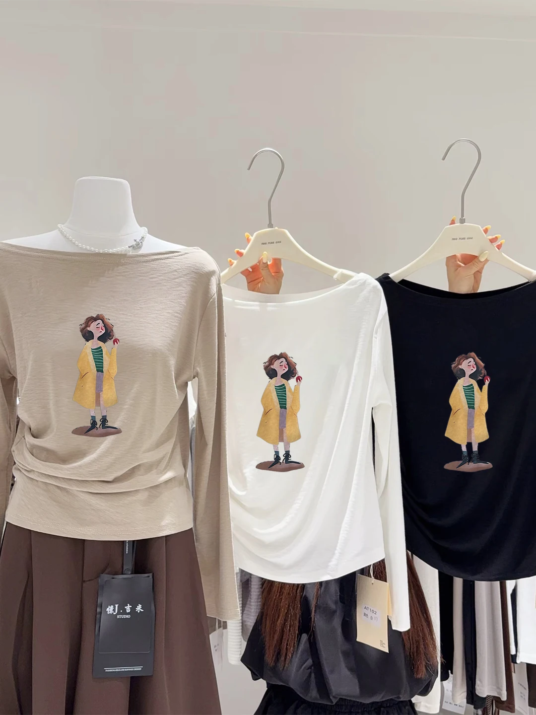 Korean Style Long Sleeve T-Shirt Women's Slim Fit round Neck One Shoulder Print Top Anti-Aging Base Layer Shirt