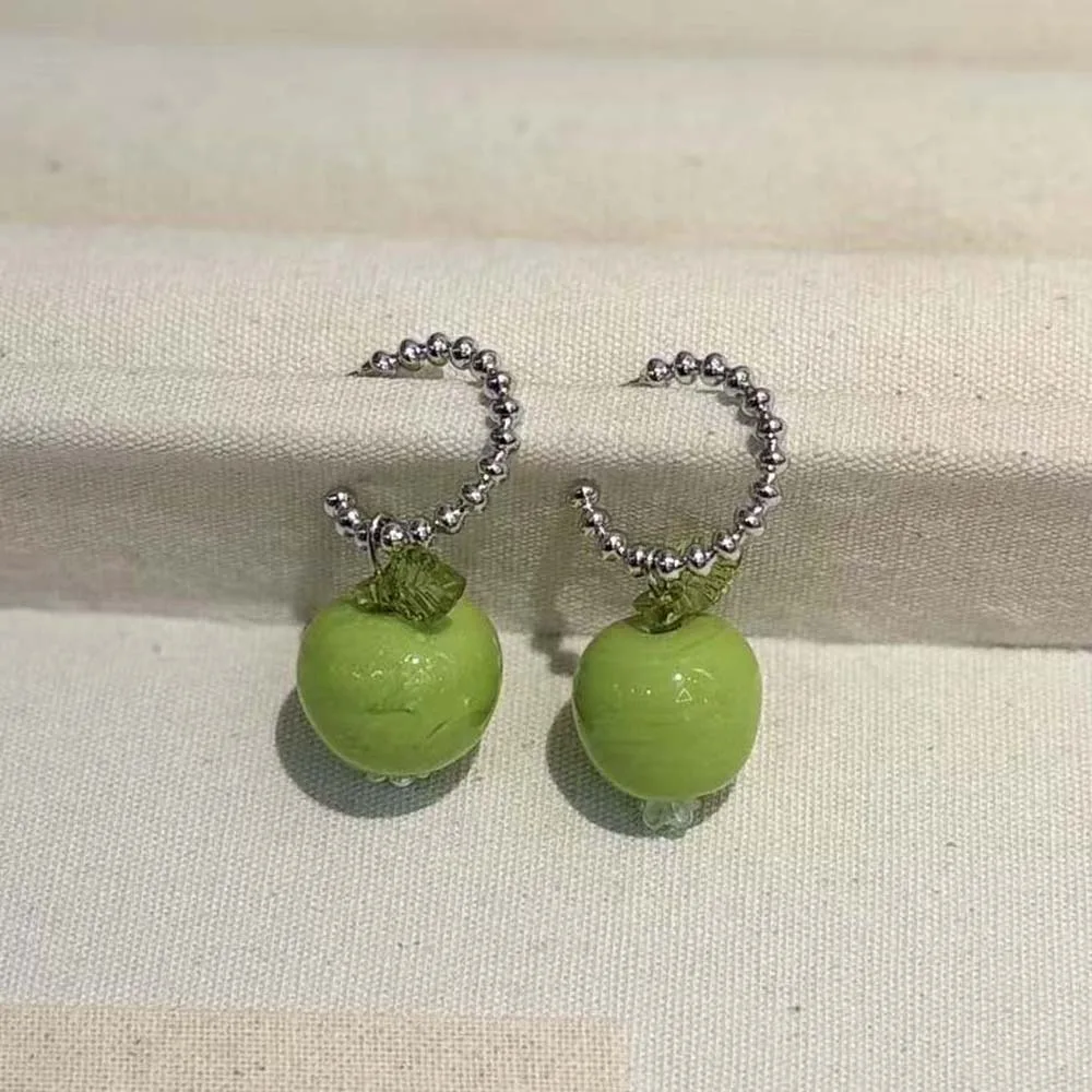 Conjunto de Joyería Estilo Fairycore Verde Lima con Gargantilla de Frutas, Esmalte en Capas y Detalles Verdes, y Pendientes Asimétricos Brillantes para Vacaciones