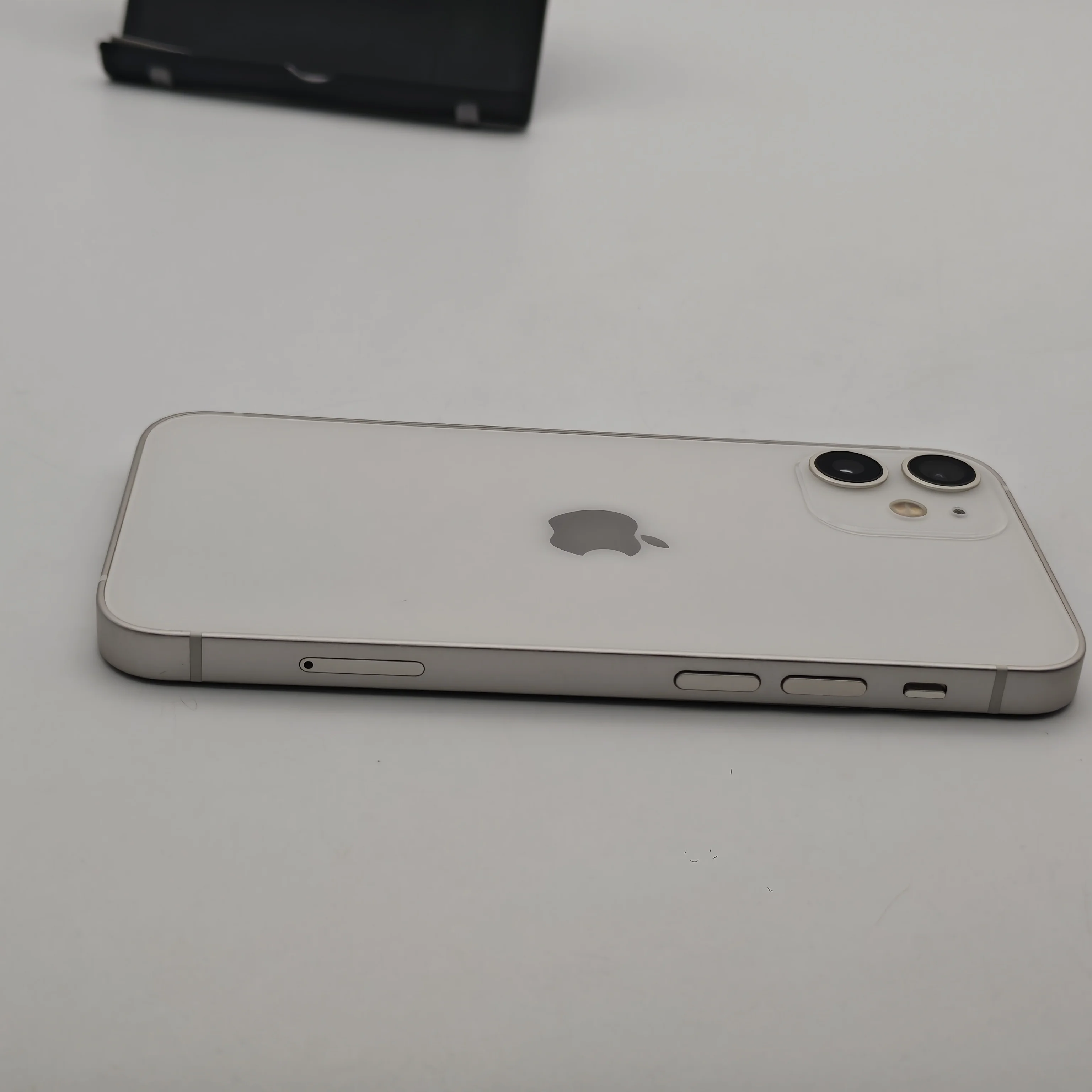 Apple iPhone 12 Mini الأصلي غير مقفول (64/128/256GB ROM، 4GB RAM) - A14 Bionic، شاشة 5.4 بوصة، مزدوجة 12MP 5G مستعملة