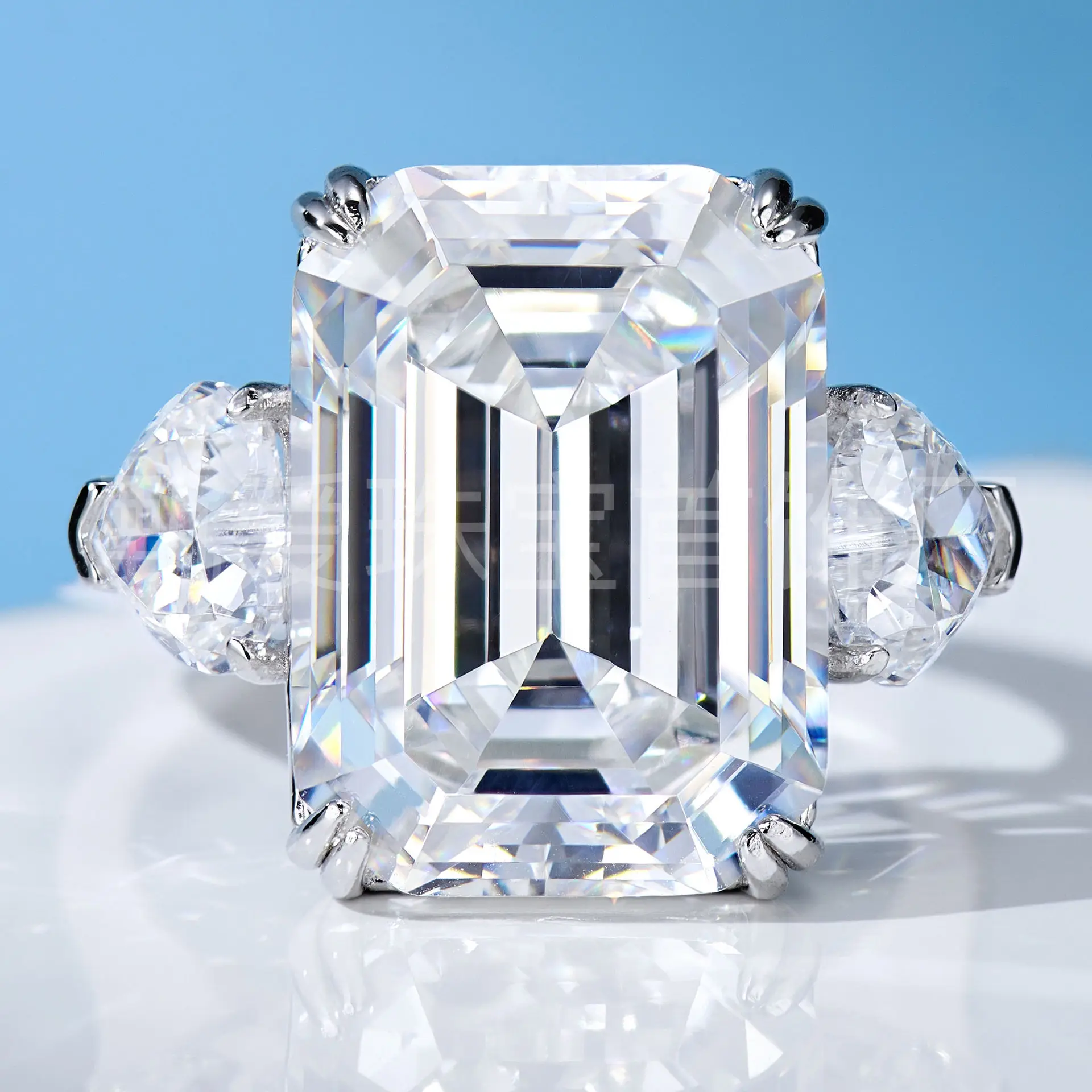 Fashion Trend 925 Silver High Carbon Diamond Big Rock Sugar Pagoda Ring Female Niche Internet Celebrity High Sense Jewelry Whole