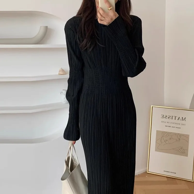 Korean High-End Women\'S Autumn Retro Simple Round Neck Pleated Design With Elastic Waist Bag And Hip Long Sleeved Dress