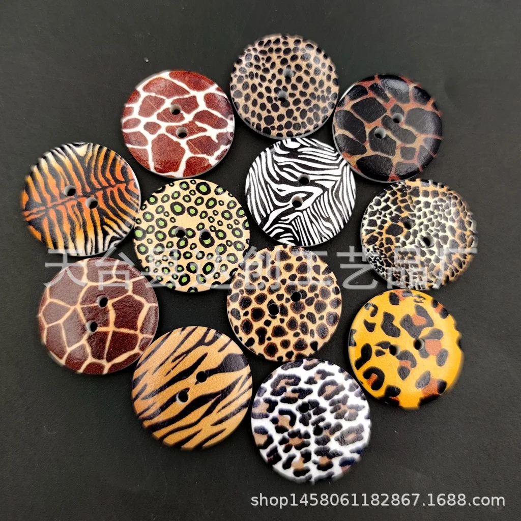 

White background painted animal pattern wood buttons DIY exquisite leopard print clothing wooden buttons, two-eye wooden buttons