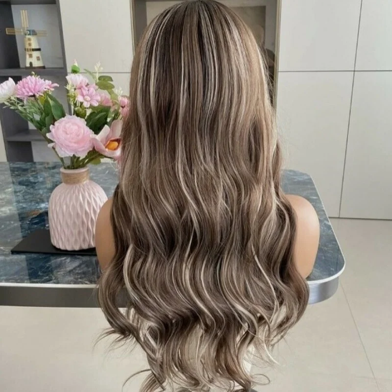 Parrucca lunga bionda cenere dell'onda del corpo pre pizzicata da 26 pollici per le donne Parrucca cosplay parrucca anteriore in pizzo sintetico