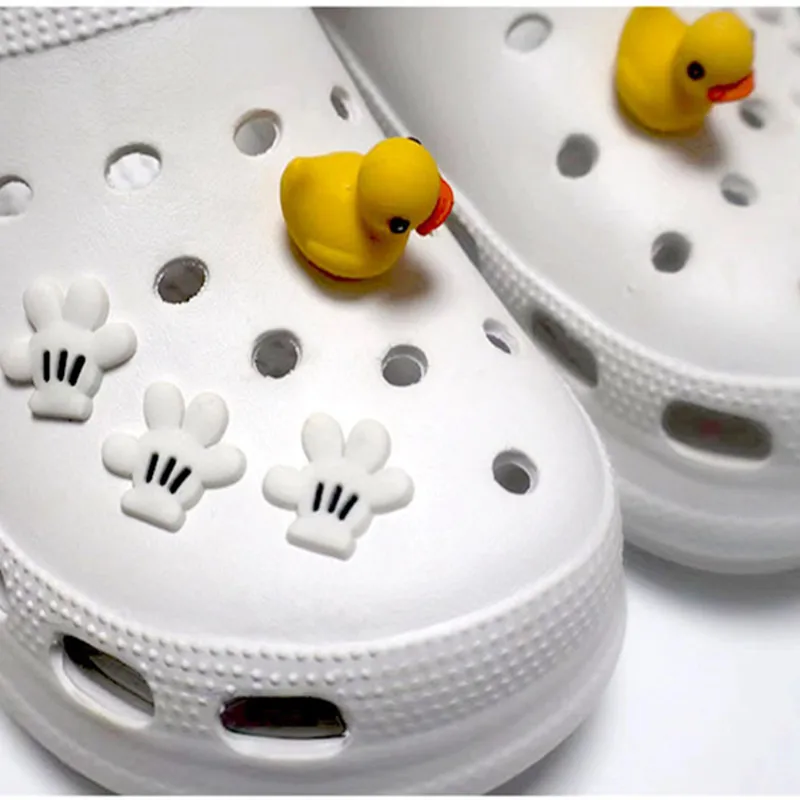 Fun Little Feet Hole Buckle Hole Shoe Charms Decorations Cute Cartoon Yellow Duckling Shoes Buckle DIY 3D Hole Shoe Accessories