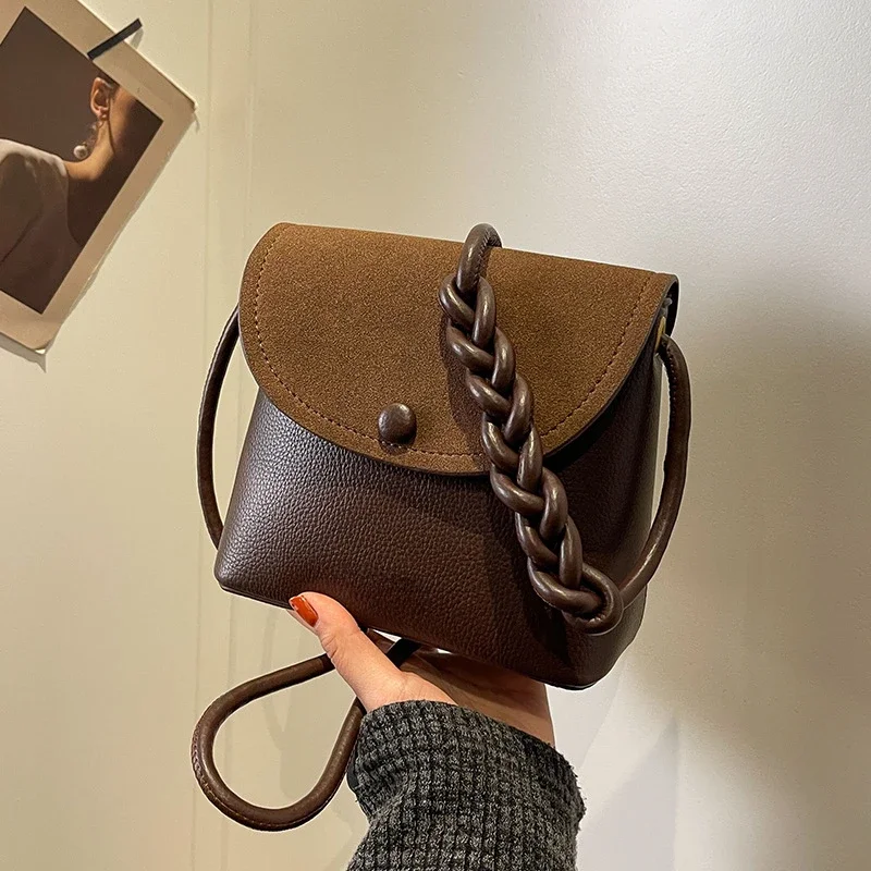 2025 Spring New Popular Bags Female Fashion Niche Design Shoulder Bag Fashion Crossbody Bucket Female Bag