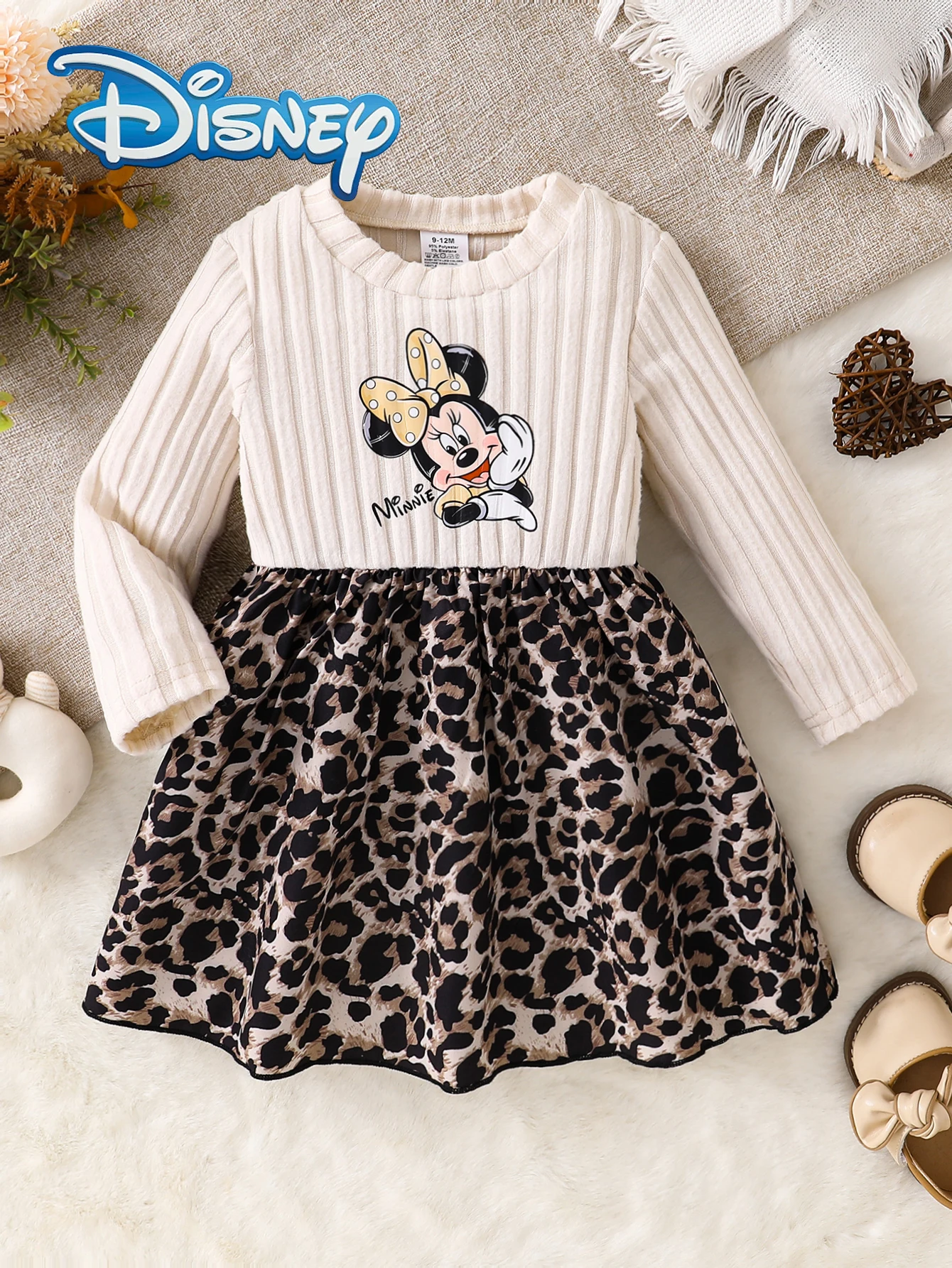 

[Officially Licensed] Disney Developed the Mickey Mouse Autumn and Winter Leopard Print Long-Sleeve Dress, Featuring a Cute Minnie Mouse Holding Her Cheek Pattern, Slightly Stretchy, Suitable for Girls' Daily Wear, Perfect as a Gift