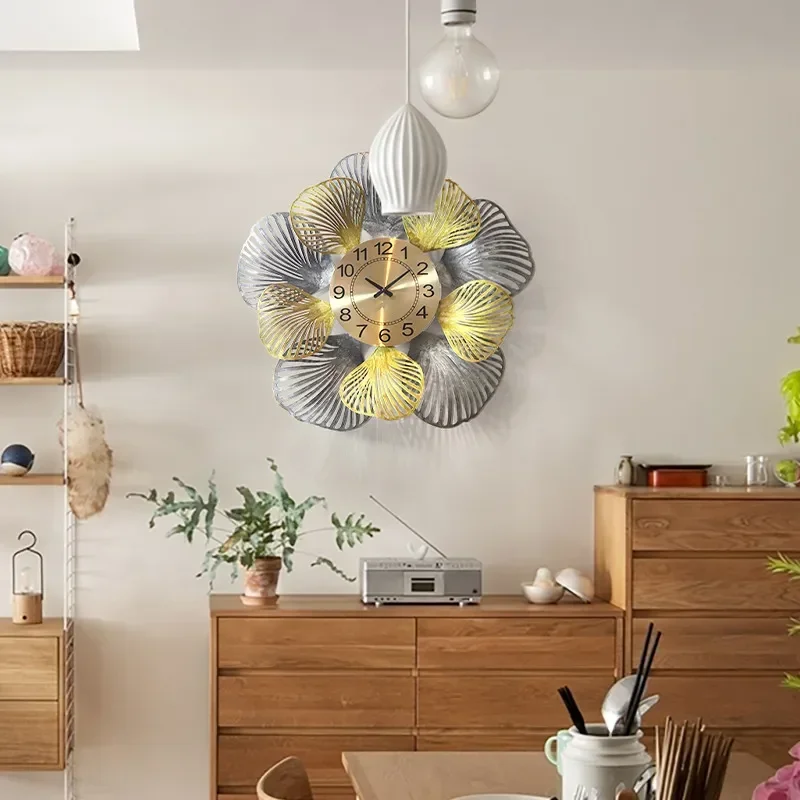 Modern Silent Wall Clock Creative Light Luxury Simple Fashionable Living Room Dining Room Entrance Background Decoration