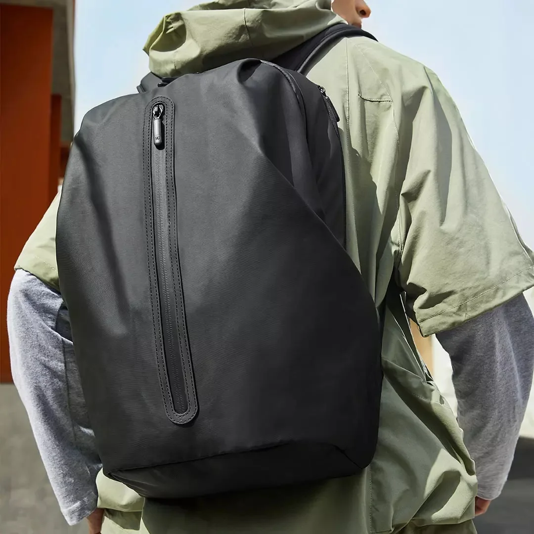 90 point backpack with large capacity, simple and casual breathable computer bag backpack