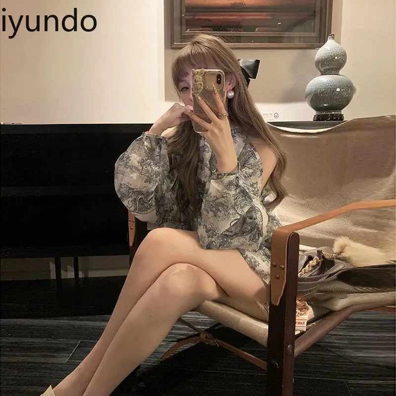 Blouse met vintage inktwasprint Losvallende off-shoulder zomertop met artistiek ontwerp Elegant veelzijdig zoet en pittig flair