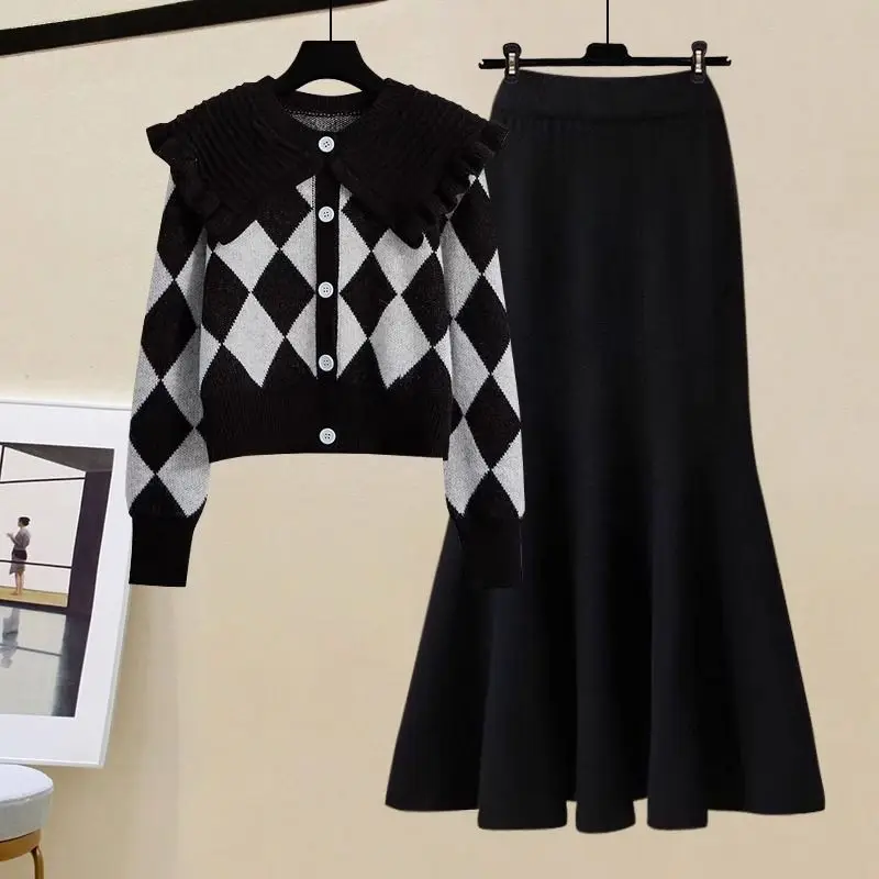 

Unique Chic Set Autumn and Winter 2025 New Women's Clothing Doll Collar Age Reduction Sweater Fishtail Skirt Two-piece Set
