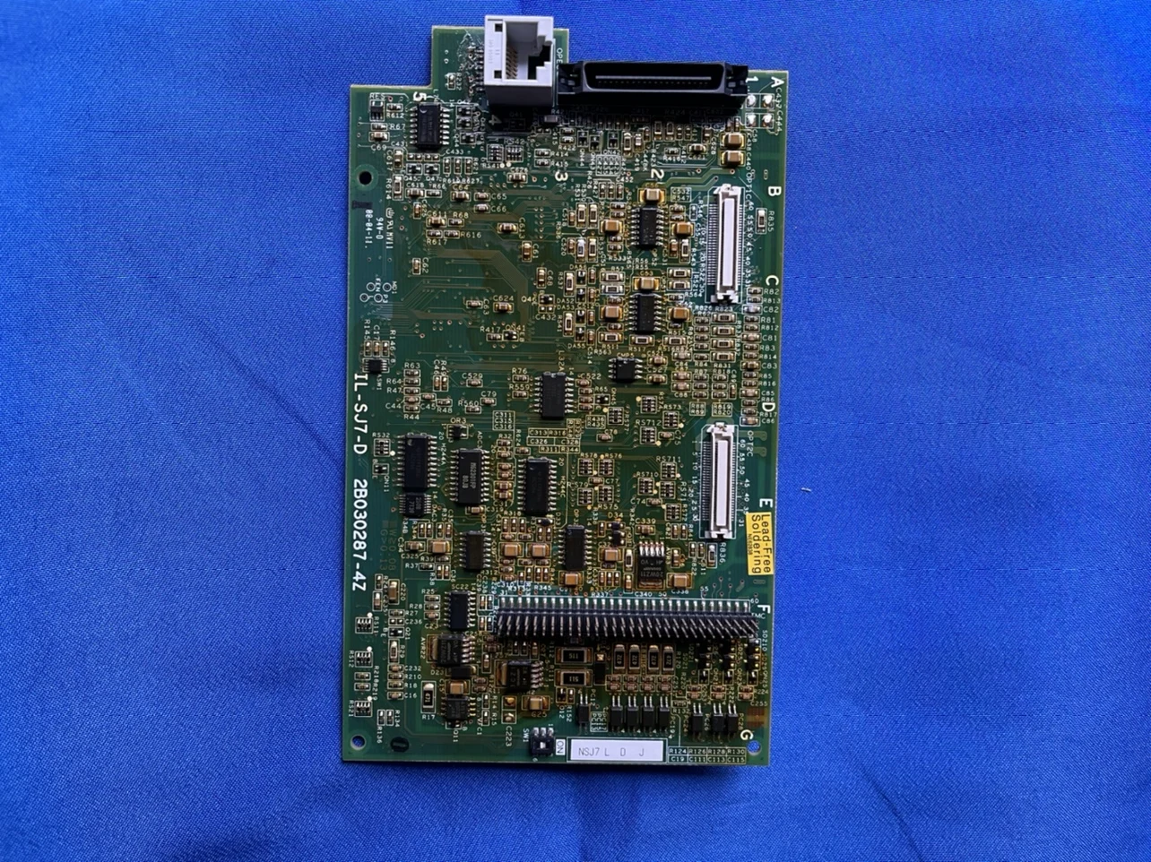 Hitachi frequency converter SJ700 series 22-30-37 control board 2B030763-4 Tcpu board main board terminal board