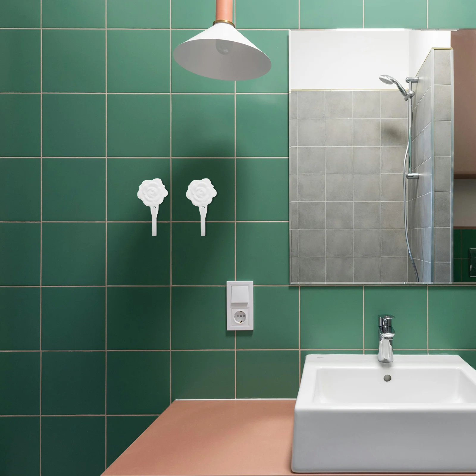 

2Pcs Curtain Hooks Decorative Metal Flower Design Wall Hangers for Drapes Tie Backs Scarves Hats Towels Retro Home Decoration