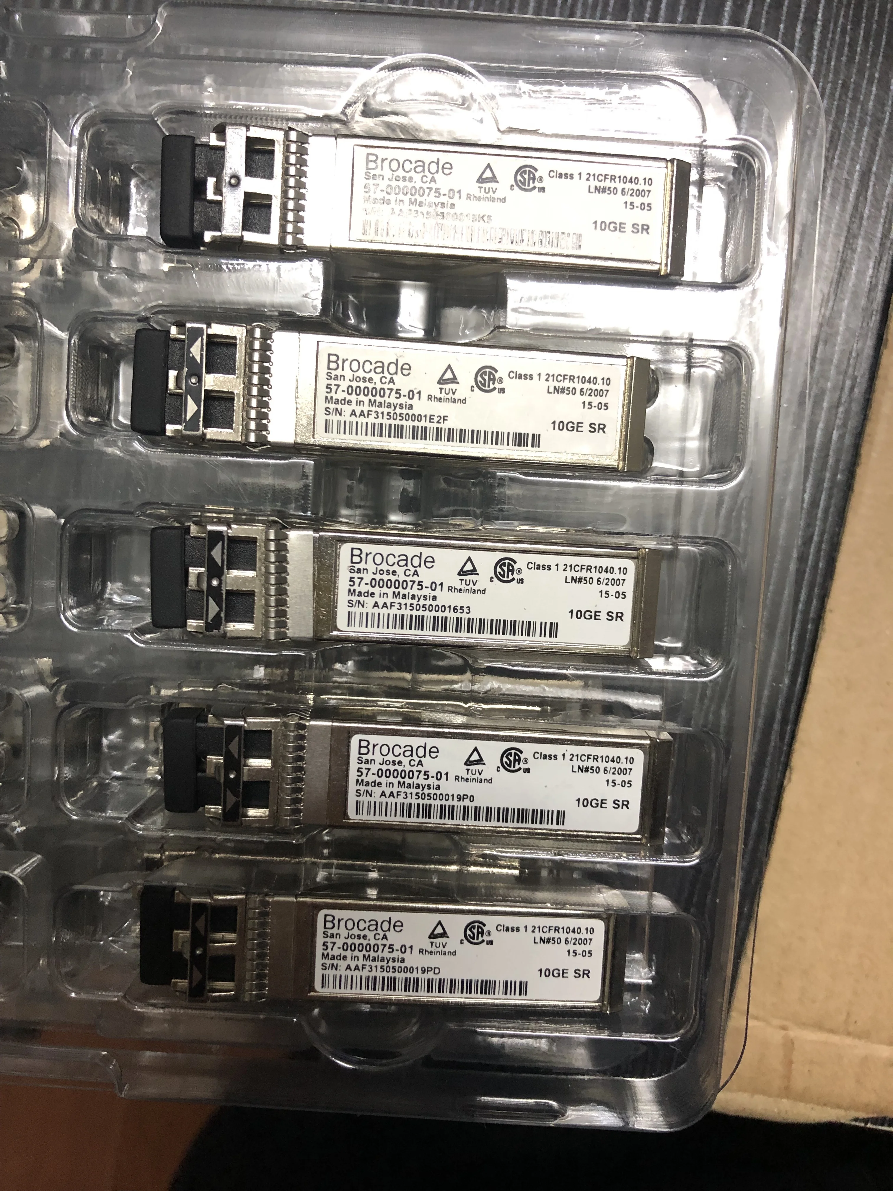 

1 шт. Brocade 57-0000075-01 10GE SR XBR-000180 Brocade 10 гигабитный оптический модуль