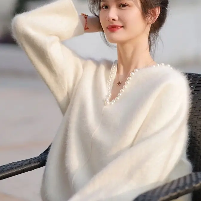 New Pearl V-neck Sweater with a Gentle and Soft Scent, a Lazy and Lazy Imitation Mink Fur Knitted Top