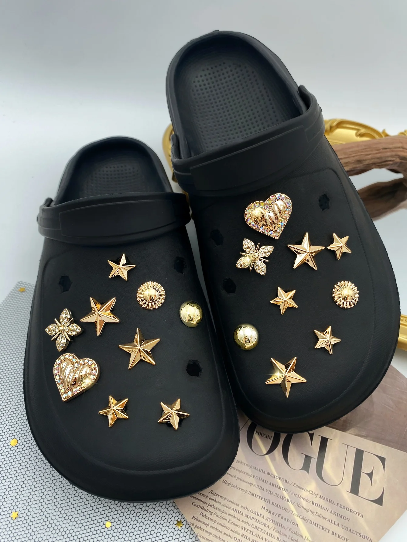 18 قطعة من قلوب الماس الذهبية الملونة، نجوم خماسية ذهبية بأحجام مختلفة، إكسسوارات أحذية لؤلؤ ABS ذهبية، ديت DIY