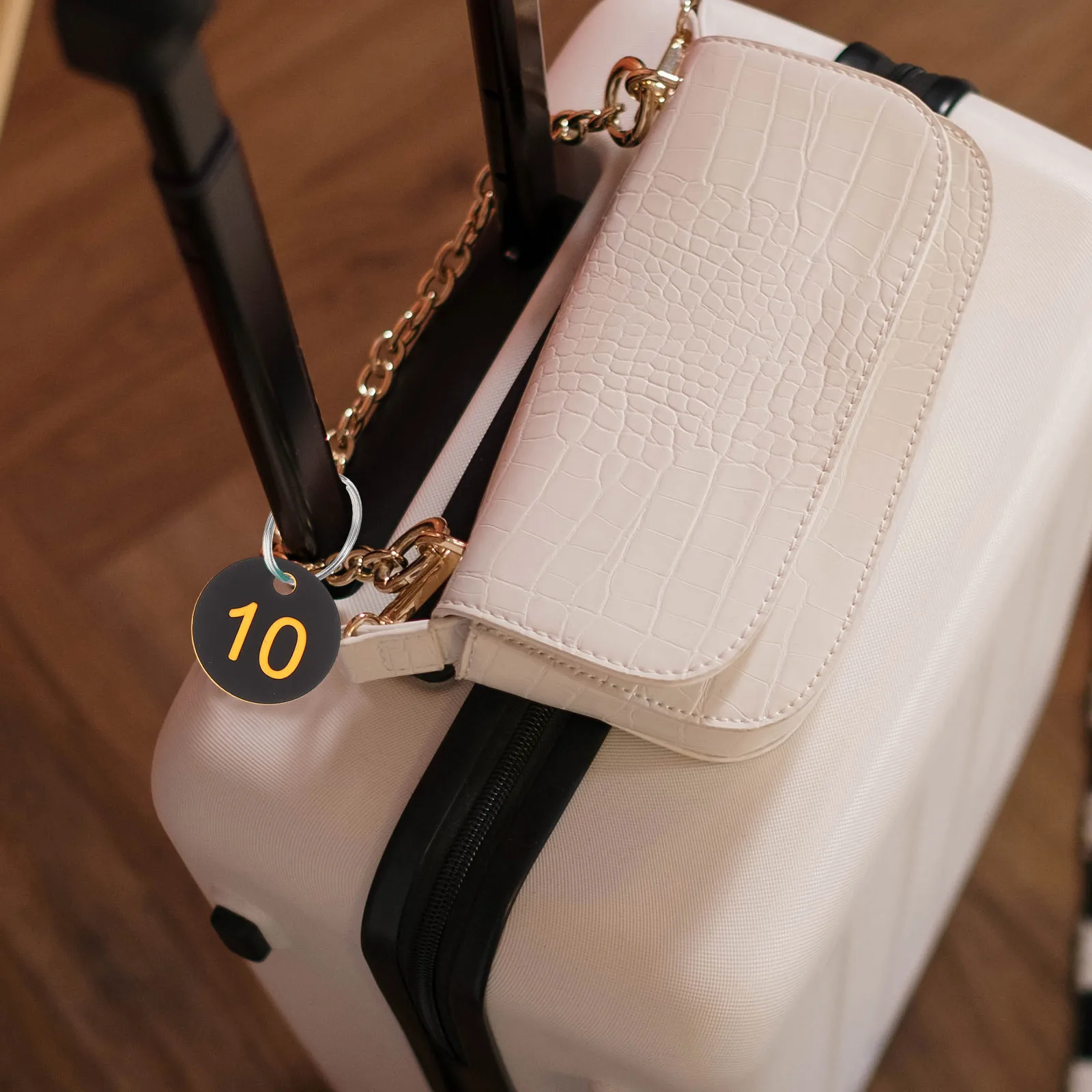 100 قطعة من علامات المفاتيح البلاستيكية المرقمة خفيفة الوزن للمفاتيح معرف الأمتعة رقم التنظيم سحر البلاستيك مرقمة