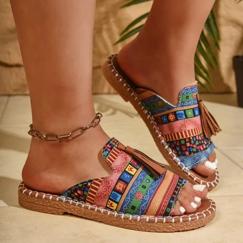 أحذية أطفال مسطحة جديدة مريحة وخفيفة الوزن لصيف 2025، شباشب غير رسمية عصرية متعددة الاستخدامات للشرفة الخارجية