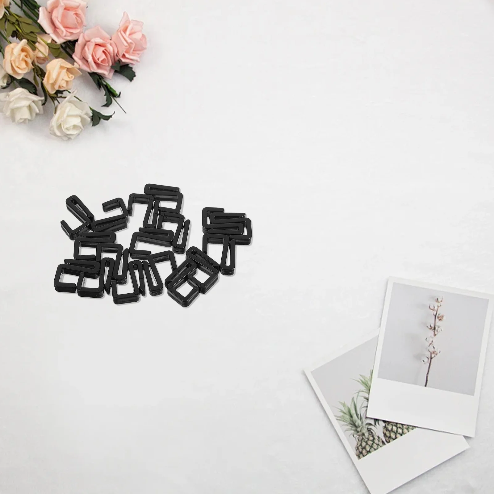 

20pcs Plastic Hooks Hanging Holders For Closet Kitchen Bathroom Garage Storage Clip-On Hangers Towel Bag Shirt Utensil