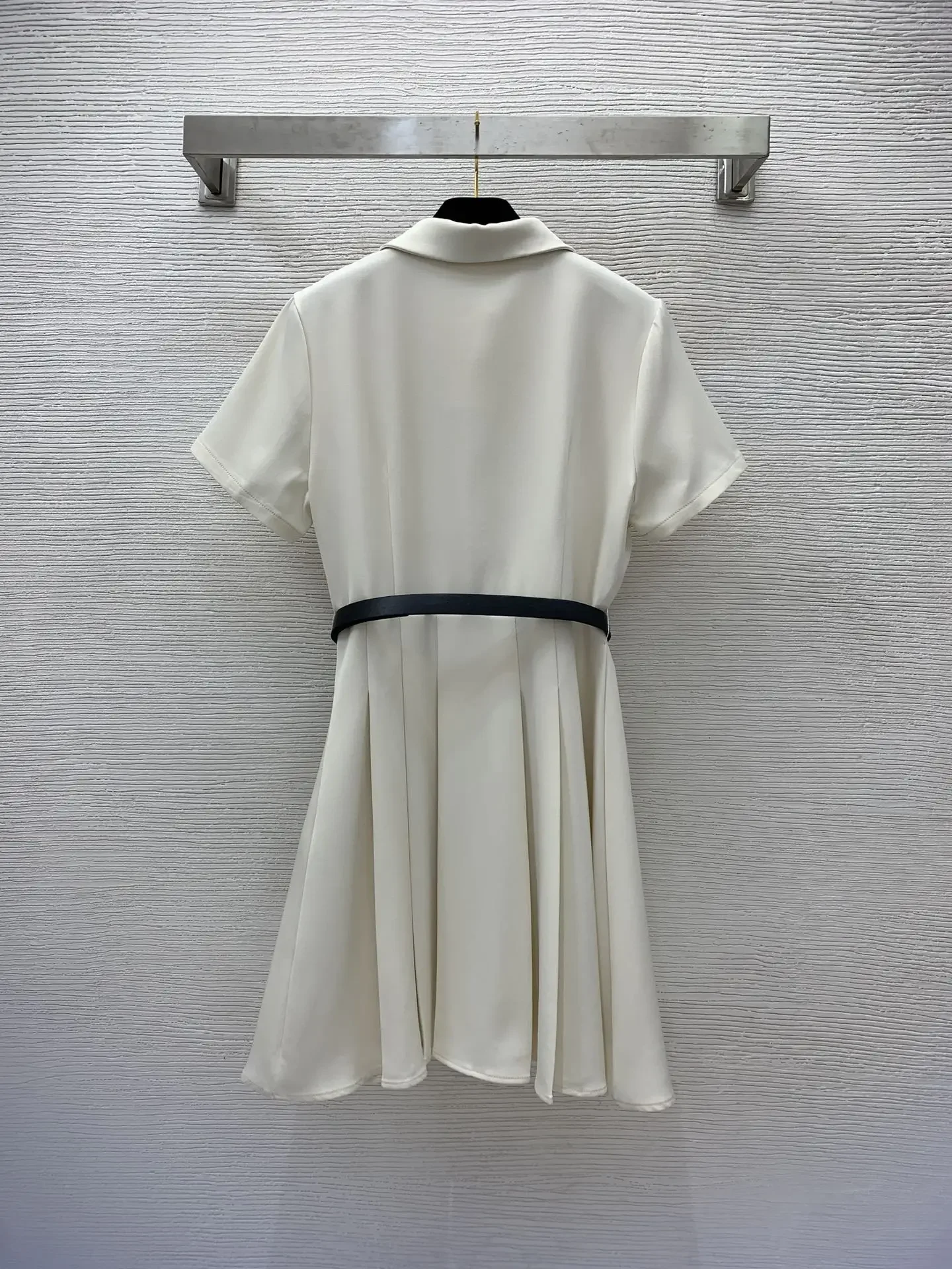 

2023 Summer New Commuter Style Slim Waist, Fashionable, Age Reducing Shirt, Pleated Dress for Women