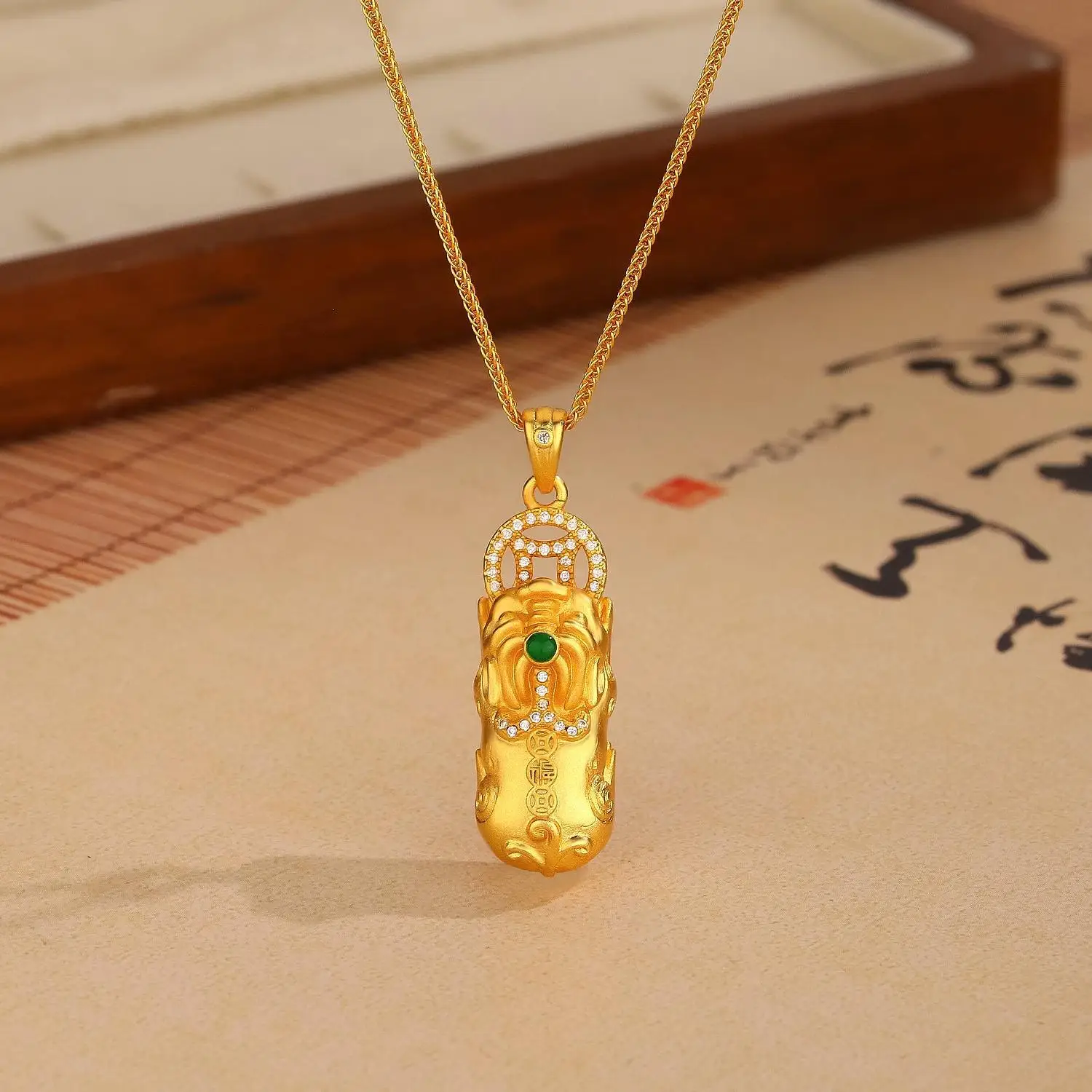 

9999 24K real gold three-dimensional diamond Pixiu pendant necklace female fashion temperament light luxury clavicle chain