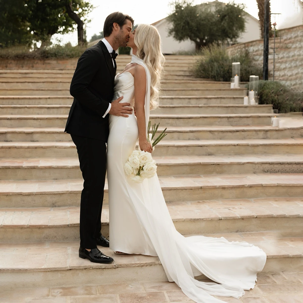 Simple Cowl Strapless Glossy Satin Column Fit Bridal Dress Sexy Ivory Ruched Low Cut Customized Wedding Gowns With Long Scarf