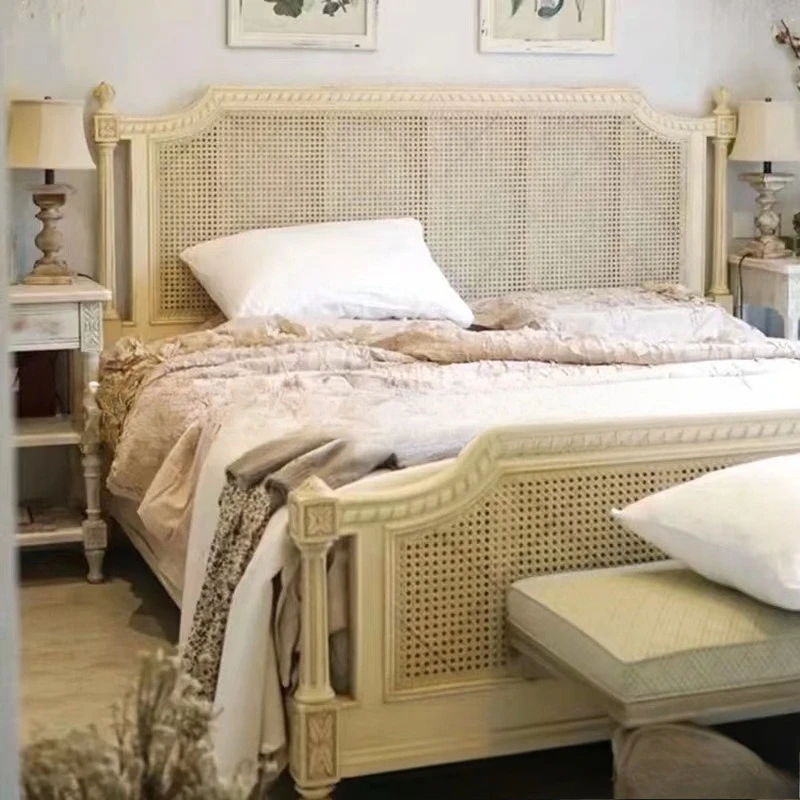 

Французская светлая роскошная кровать из ротанга из цельного дерева B & B, королевская кровать с высокой спинкой, американская деревенская главная спальня, двуспальная свадебная кровать из ротанга