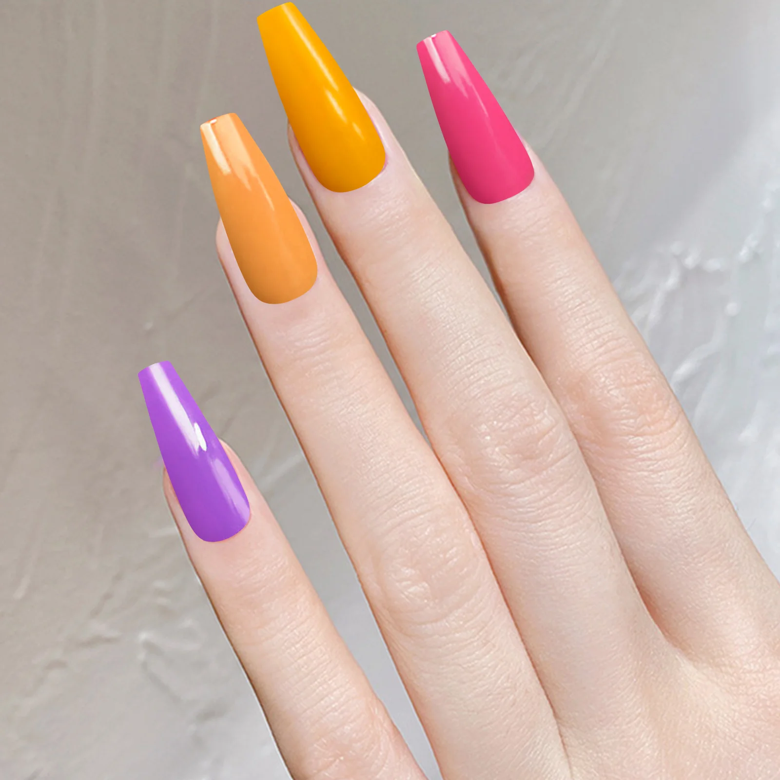 Klare, vollständig abdeckende künstliche Nägel, quadratisches Randdesign, einfach zu trimmende Farbe für DIY-Maniküre zu Hause, Salon, Hochzeit, Party