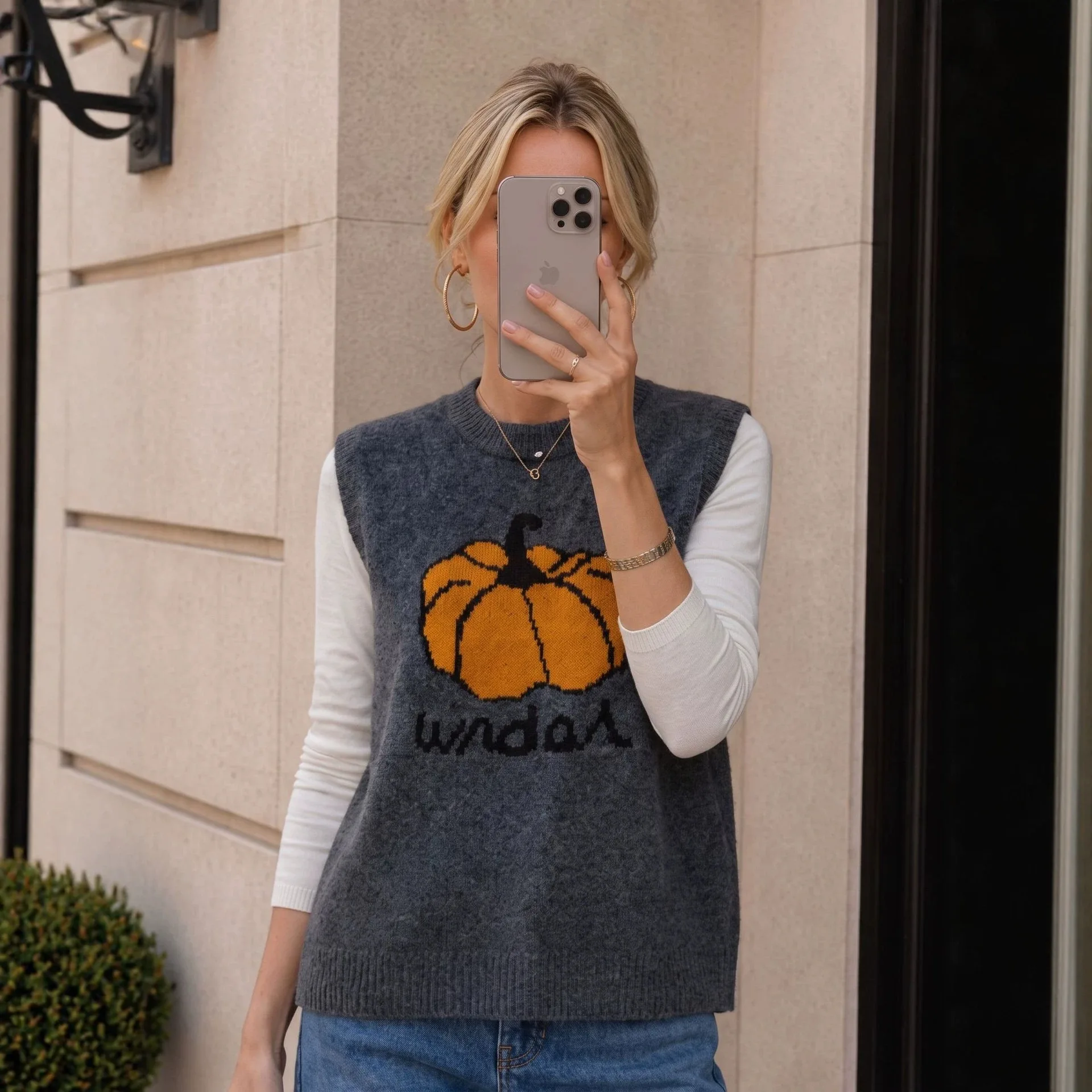 Women's Halloween Pumpkin Knit Sweater Vest Crew Neck Sleeveless Pullover Top Fall Autumn Casual Outwear